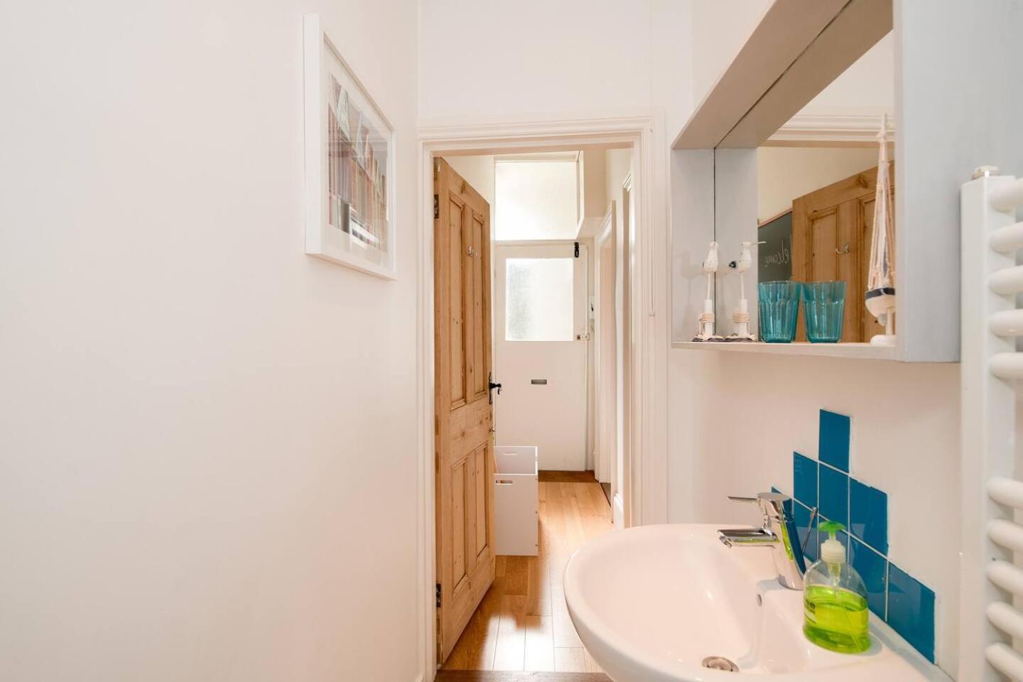Family Friendly Flat Just Minutes From The Beach! Portsmouth Bagian luar foto